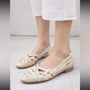 NEW FRYE Terri Huaraches in Tapioca White Leather Woven Loafers Women’s 6-6.5